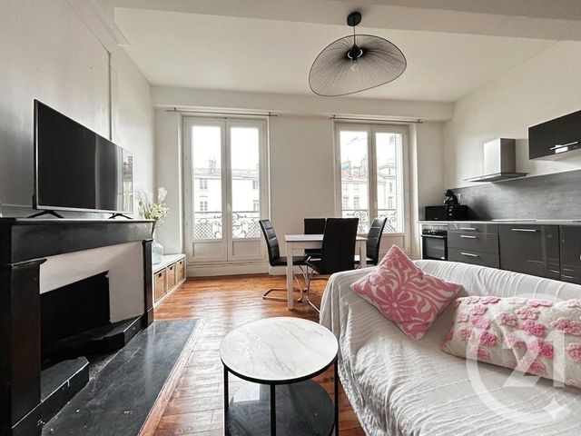 Appartement T2 à louer - 2 pièces - 38.62 m2 - GRENOBLE - 38 - RHONE-ALPES - Century 21 Victor Hugo