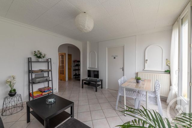 Afficher la photo en grand Appartement T4 à vendre - 4 pièces - 69.68 m2 - ECHIROLLES - 38 - RHONE-ALPES - Century 21 Victor Hugo
