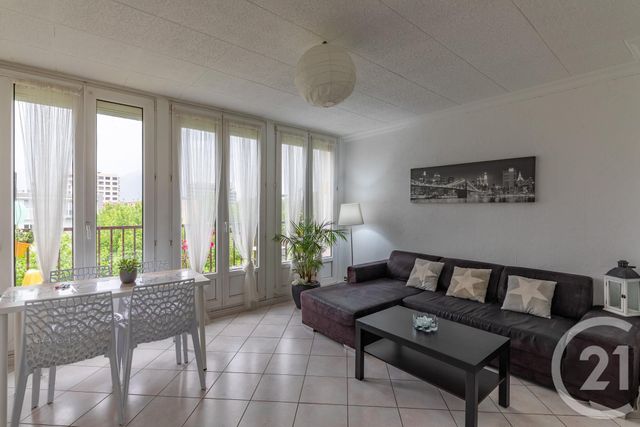 Afficher la photo en grand Appartement T4 à vendre - 4 pièces - 69.68 m2 - ECHIROLLES - 38 - RHONE-ALPES - Century 21 Victor Hugo