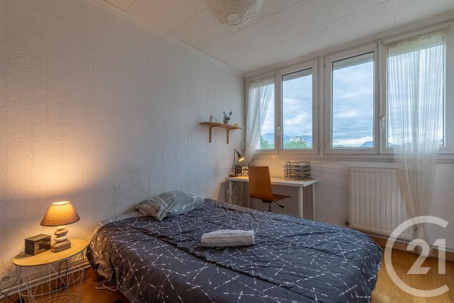 Afficher la photo en grand Appartement T4 à vendre - 4 pièces - 69.68 m2 - ECHIROLLES - 38 - RHONE-ALPES - Century 21 Victor Hugo