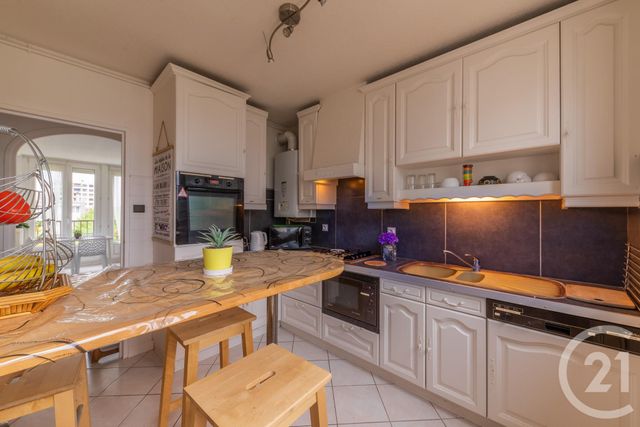 Afficher la photo en grand Appartement T4 à vendre - 4 pièces - 69.68 m2 - ECHIROLLES - 38 - RHONE-ALPES - Century 21 Victor Hugo