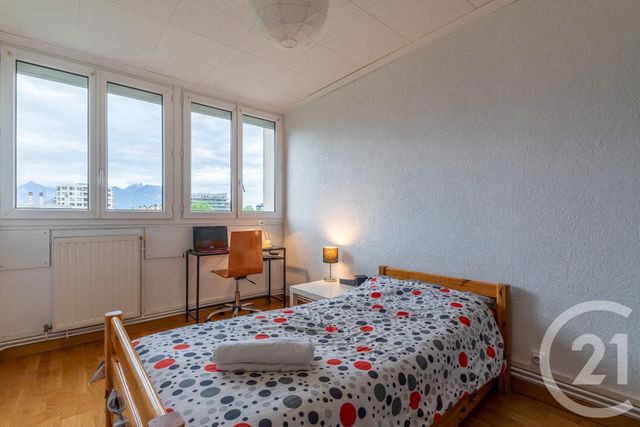 Afficher la photo en grand Appartement T4 à vendre - 4 pièces - 69.68 m2 - ECHIROLLES - 38 - RHONE-ALPES - Century 21 Victor Hugo