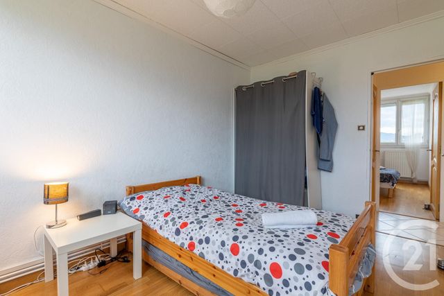 Afficher la photo en grand Appartement T4 à vendre - 4 pièces - 69.68 m2 - ECHIROLLES - 38 - RHONE-ALPES - Century 21 Victor Hugo