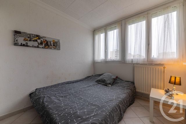 Afficher la photo en grand Appartement T4 à vendre - 4 pièces - 69.68 m2 - ECHIROLLES - 38 - RHONE-ALPES - Century 21 Victor Hugo