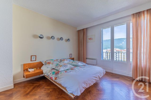 Afficher la photo en grand Appartement T5 à vendre - 5 pièces - 136.0 m2 - GRENOBLE - 38 - RHONE-ALPES - Century 21 Victor Hugo