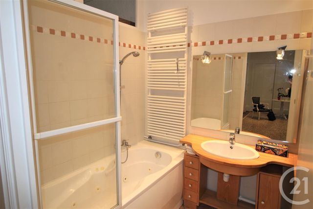 Afficher la photo en grand Appartement T3 à vendre - 3 pièces - 99.0 m2 - GRENOBLE - 38 - RHONE-ALPES - Century 21 Victor Hugo