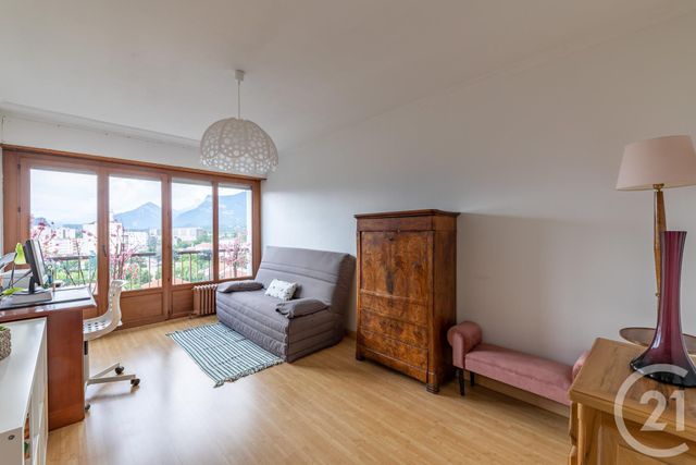 Afficher la photo en grand Appartement T4 à vendre - 4 pièces - 92.5 m2 - ECHIROLLES - 38 - RHONE-ALPES - Century 21 Victor Hugo