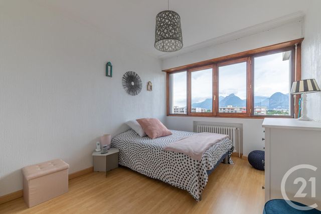 Afficher la photo en grand Appartement T4 à vendre - 4 pièces - 92.5 m2 - ECHIROLLES - 38 - RHONE-ALPES - Century 21 Victor Hugo