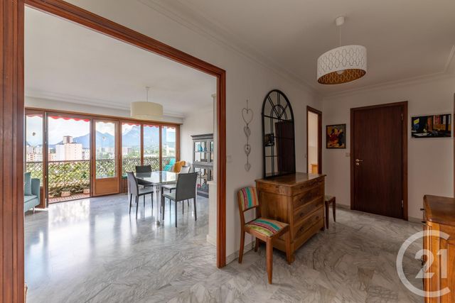 Afficher la photo en grand Appartement T4 à vendre - 4 pièces - 92.5 m2 - ECHIROLLES - 38 - RHONE-ALPES - Century 21 Victor Hugo