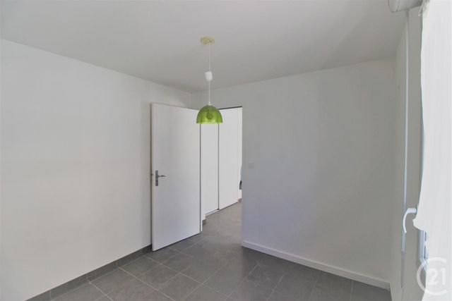 Afficher la photo en grand Appartement T2 à vendre - 2 pièces - 33.0 m2 - GRENOBLE - 38 - RHONE-ALPES - Century 21 Victor Hugo