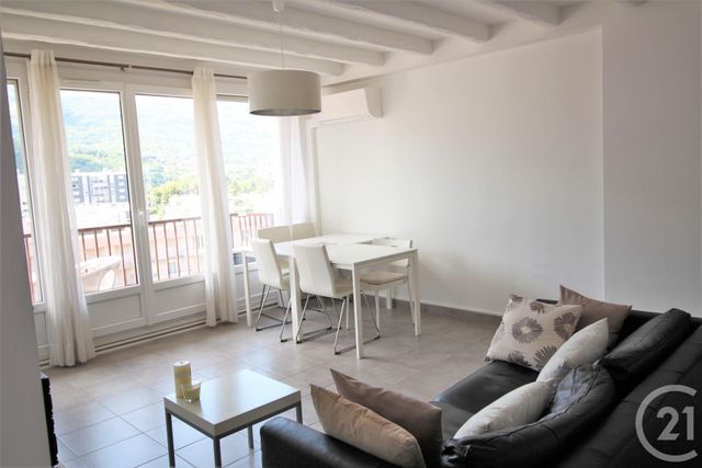 Afficher la photo en grand Appartement T4 à vendre - 4 pièces - 70.87 m2 - ECHIROLLES - 38 - RHONE-ALPES - Century 21 Victor Hugo