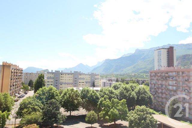 Afficher la photo en grand Appartement T4 à vendre - 4 pièces - 70.87 m2 - ECHIROLLES - 38 - RHONE-ALPES - Century 21 Victor Hugo