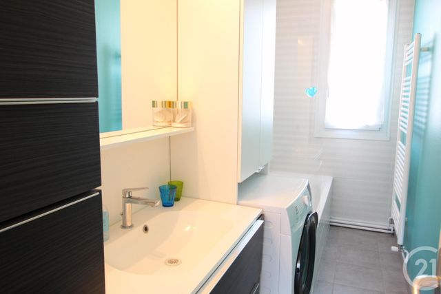 Afficher la photo en grand Appartement T4 à vendre - 4 pièces - 70.87 m2 - ECHIROLLES - 38 - RHONE-ALPES - Century 21 Victor Hugo
