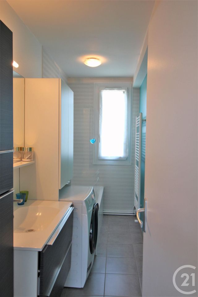 Afficher la photo en grand Appartement T4 à vendre - 4 pièces - 70.87 m2 - ECHIROLLES - 38 - RHONE-ALPES - Century 21 Victor Hugo