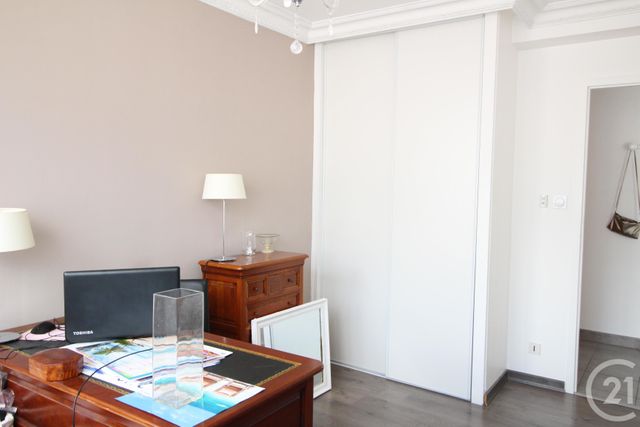 Afficher la photo en grand Appartement T4 à vendre - 4 pièces - 70.87 m2 - ECHIROLLES - 38 - RHONE-ALPES - Century 21 Victor Hugo