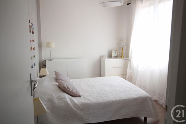Afficher la photo en grand Appartement T4 à vendre - 4 pièces - 70.87 m2 - ECHIROLLES - 38 - RHONE-ALPES - Century 21 Victor Hugo