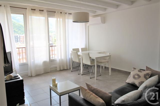 Afficher la photo en grand Appartement T4 à vendre - 4 pièces - 70.87 m2 - ECHIROLLES - 38 - RHONE-ALPES - Century 21 Victor Hugo