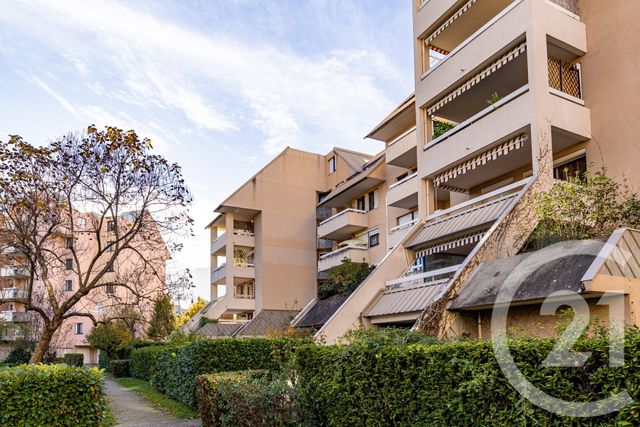 Appartement F4 à vendre - 4 pièces - 88.24 m2 - ECHIROLLES - 38 - RHONE-ALPES - Century 21 Victor Hugo