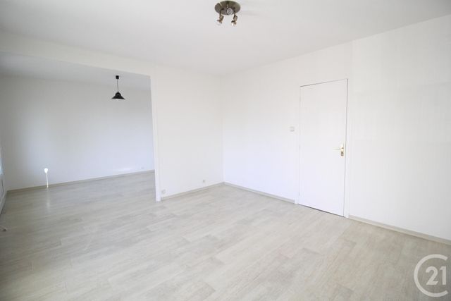 Appartement T3 à louer - 3 pièces - 71.52 m2 - MEYLAN - 38 - RHONE-ALPES - Century 21 Victor Hugo