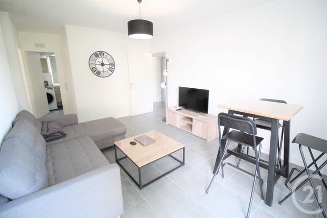 Appartement T4 à louer - 4 pièces - 65.06 m2 - ST MARTIN D HERES - 38 - RHONE-ALPES - Century 21 Victor Hugo