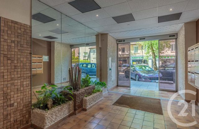 Appartement T2 à vendre - 2 pièces - 37.0 m2 - GRENOBLE - 38 - RHONE-ALPES - Century 21 Victor Hugo