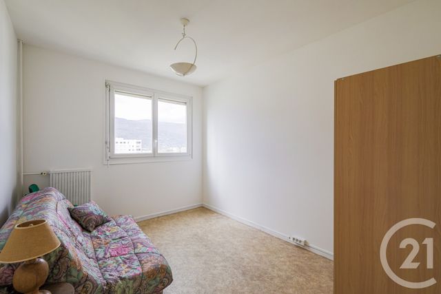 Afficher la photo en grand Appartement T4 à vendre - 3 pièces - 80.0 m2 - ECHIROLLES - 38 - RHONE-ALPES - Century 21 Victor Hugo