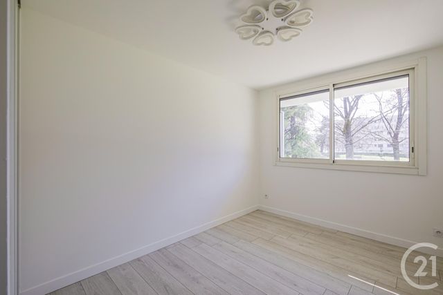 Appartement T4 à vendre - 4 pièces - 85.5 m2 - ST MARTIN D HERES - 38 - RHONE-ALPES - Century 21 Victor Hugo