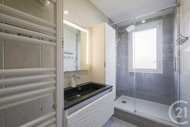 Appartement T4 à vendre - 4 pièces - 85.5 m2 - ST MARTIN D HERES - 38 - RHONE-ALPES - Century 21 Victor Hugo