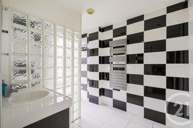 Appartement F4 à vendre - 4 pièces - 117.58 m2 - GRENOBLE - 38 - RHONE-ALPES - Century 21 Victor Hugo