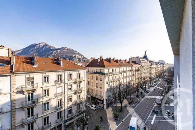 Appartement F4 à vendre - 4 pièces - 117.58 m2 - GRENOBLE - 38 - RHONE-ALPES - Century 21 Victor Hugo