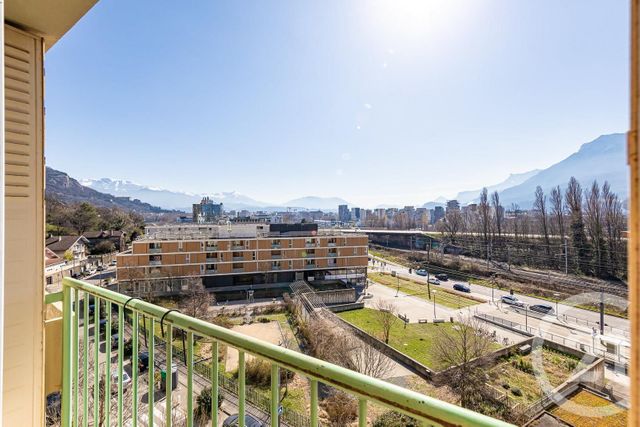 Appartement F5 à vendre - 5 pièces - 75.53 m2 - ST MARTIN LE VINOUX - 38 - RHONE-ALPES - Century 21 Victor Hugo