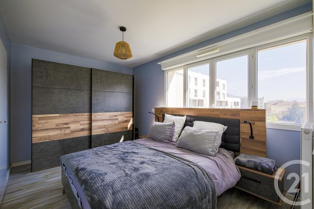 Appartement T2 à vendre - 2 pièces - 42.5 m2 - ST MARTIN D HERES - 38 - RHONE-ALPES - Century 21 Victor Hugo