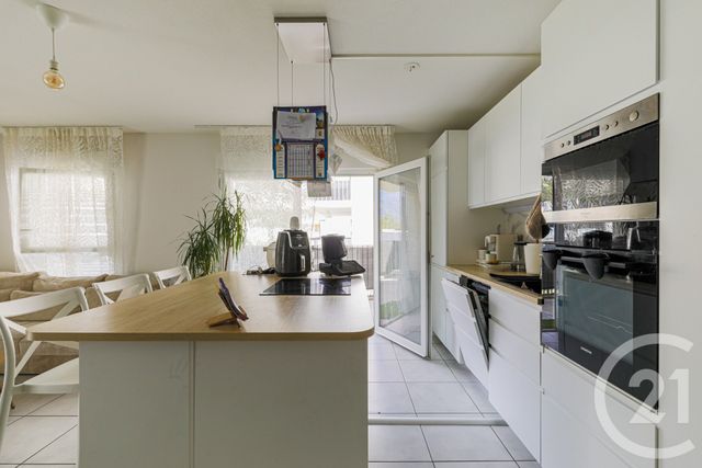 Appartement F4 à vendre - 4 pièces - 78.13 m2 - ECHIROLLES - 38 - RHONE-ALPES - Century 21 Victor Hugo