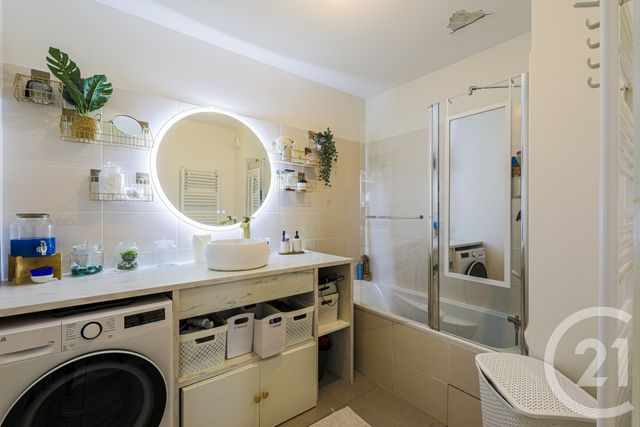 Appartement F4 à vendre - 4 pièces - 78.13 m2 - ECHIROLLES - 38 - RHONE-ALPES - Century 21 Victor Hugo