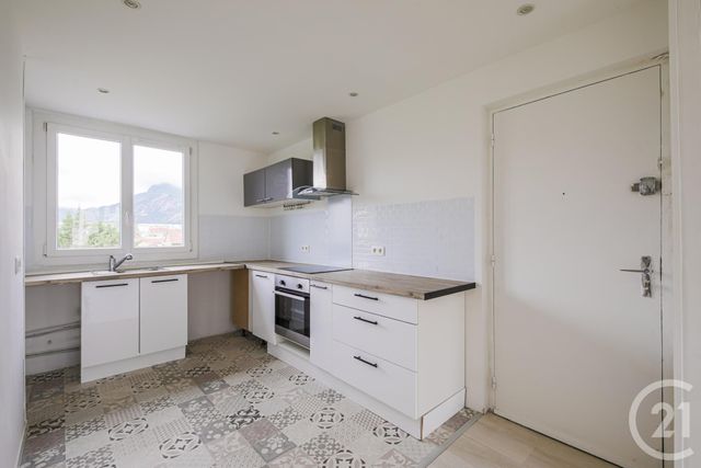 Appartement F4 à vendre - 4 pièces - 61.2 m2 - GRENOBLE - 38 - RHONE-ALPES - Century 21 Victor Hugo