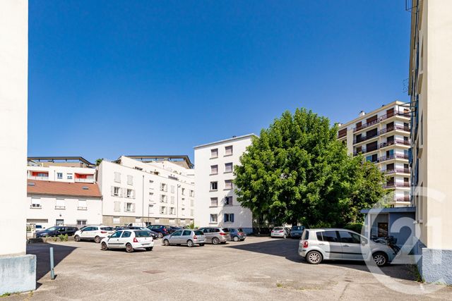 Appartement T3 à vendre - 3 pièces - 46.0 m2 - GRENOBLE - 38 - RHONE-ALPES - Century 21 Victor Hugo
