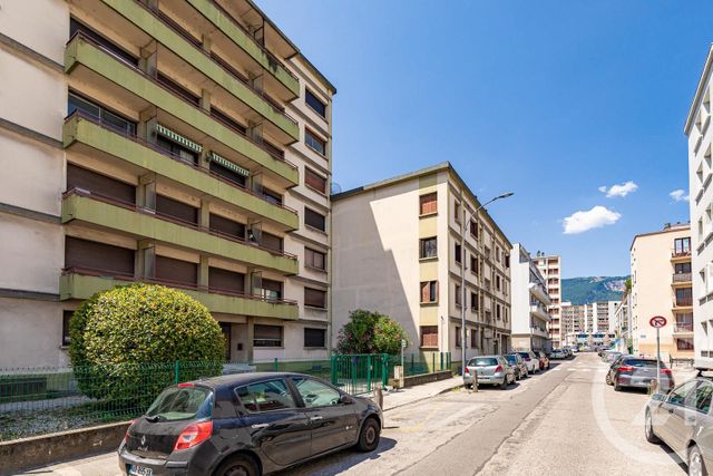 Appartement F3 à vendre - 3 pièces - 61.3 m2 - GRENOBLE - 38 - RHONE-ALPES - Century 21 Victor Hugo