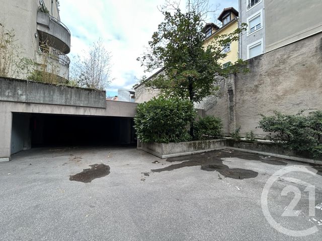 parking à louer - 12.0 m2 - GRENOBLE - 38 - RHONE-ALPES - Century 21 Victor Hugo