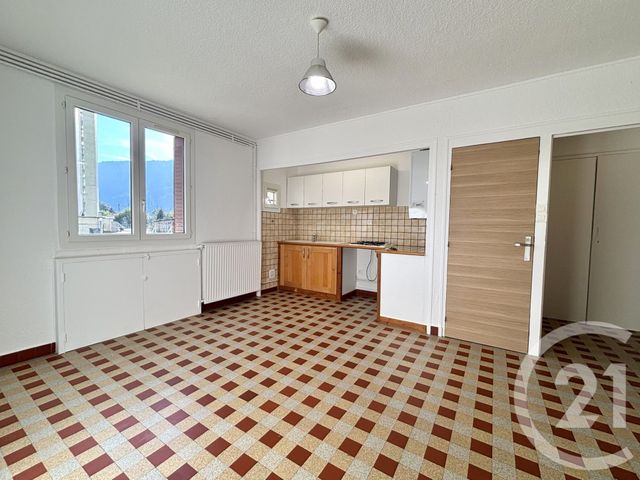 Appartement T3 à louer - 3 pièces - 47.95 m2 - ST MARTIN LE VINOUX - 38 - RHONE-ALPES - Century 21 Victor Hugo