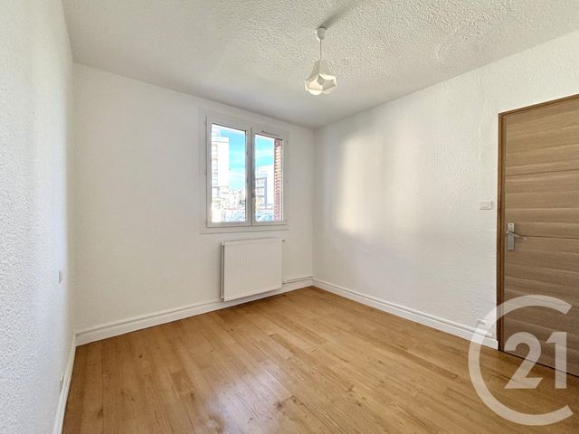 Appartement T3 à louer - 3 pièces - 47.95 m2 - ST MARTIN LE VINOUX - 38 - RHONE-ALPES - Century 21 Victor Hugo