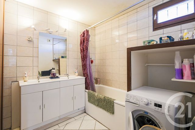 Appartement T3 à vendre - 3 pièces - 72.0 m2 - FONTAINE - 38 - RHONE-ALPES - Century 21 Victor Hugo