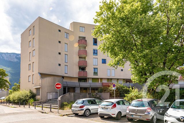 Appartement T3 à vendre - 3 pièces - 72.0 m2 - FONTAINE - 38 - RHONE-ALPES - Century 21 Victor Hugo