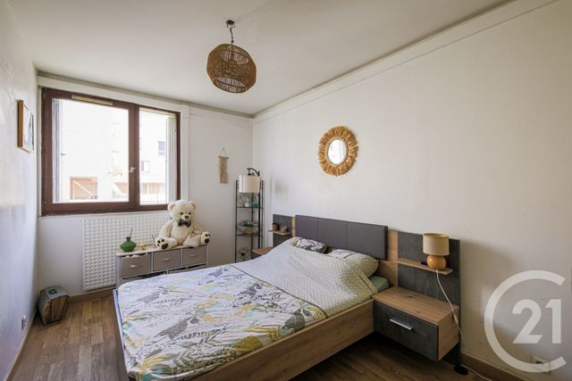 Appartement T3 à vendre - 3 pièces - 72.0 m2 - FONTAINE - 38 - RHONE-ALPES - Century 21 Victor Hugo