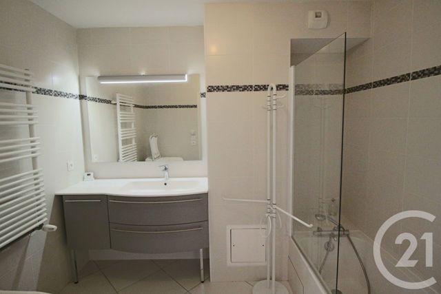 Appartement F4 à vendre - 4 pièces - 97.45 m2 - SEYSSINS - 38 - RHONE-ALPES - Century 21 Victor Hugo