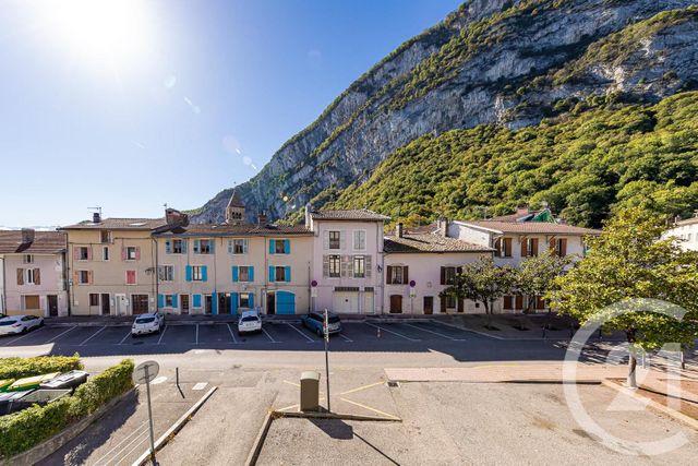 Appartement F7 et + à vendre - 8 pièces - 199.4 m2 - SASSENAGE - 38 - RHONE-ALPES - Century 21 Victor Hugo