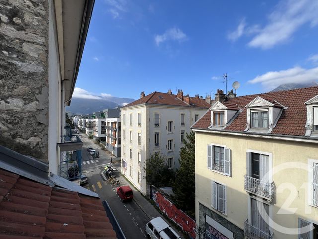 Appartement T2 à louer - 2 pièces - 69.12 m2 - GRENOBLE - 38 - RHONE-ALPES - Century 21 Victor Hugo