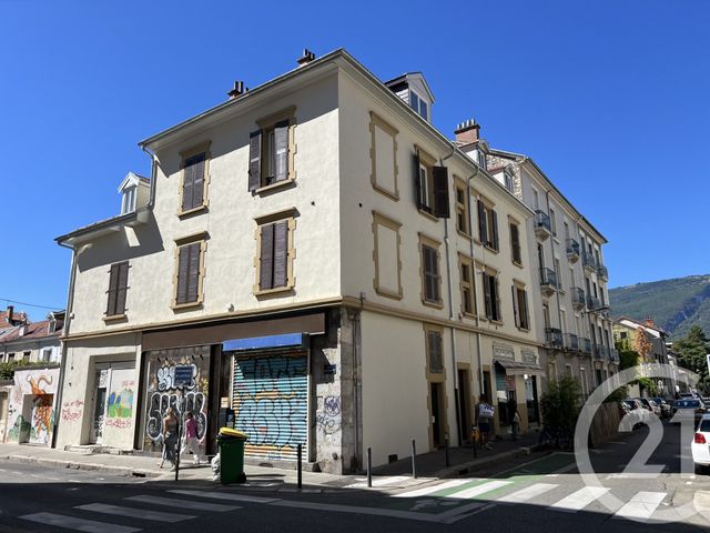 Appartement T2 à louer - 2 pièces - 69.12 m2 - GRENOBLE - 38 - RHONE-ALPES - Century 21 Victor Hugo