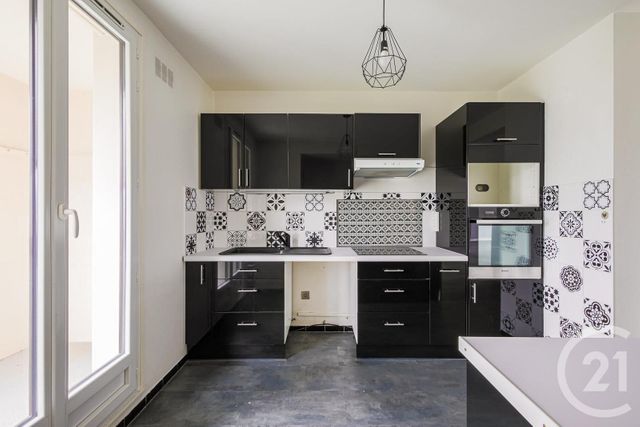 Appartement F3 à vendre - 3 pièces - 67.4 m2 - LE PONT DE CLAIX - 38 - RHONE-ALPES - Century 21 Victor Hugo