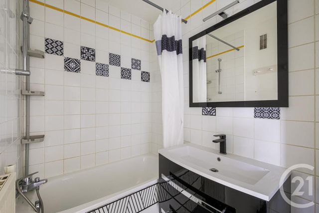 Appartement F3 à vendre - 3 pièces - 67.4 m2 - LE PONT DE CLAIX - 38 - RHONE-ALPES - Century 21 Victor Hugo