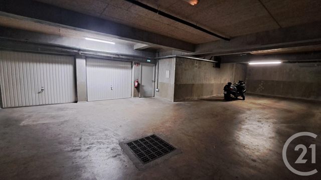 Afficher la photo en grand parking à vendre - 15.0 m2 - GRENOBLE - 38 - RHONE-ALPES - Century 21 Victor Hugo